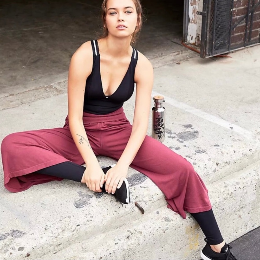 FP Movement Willow Wide Leg Chic Maroon Trousers M/L - Picture 3 of 6